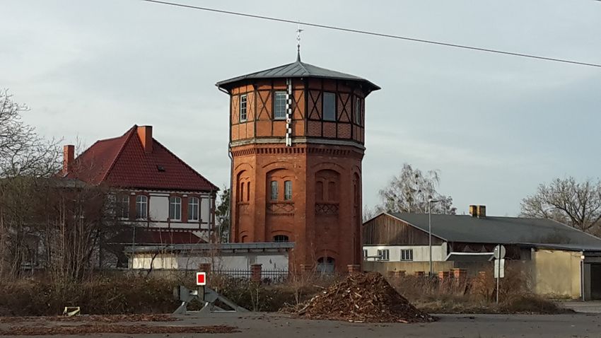 Kleiner Turm am Bahnhofsgelände